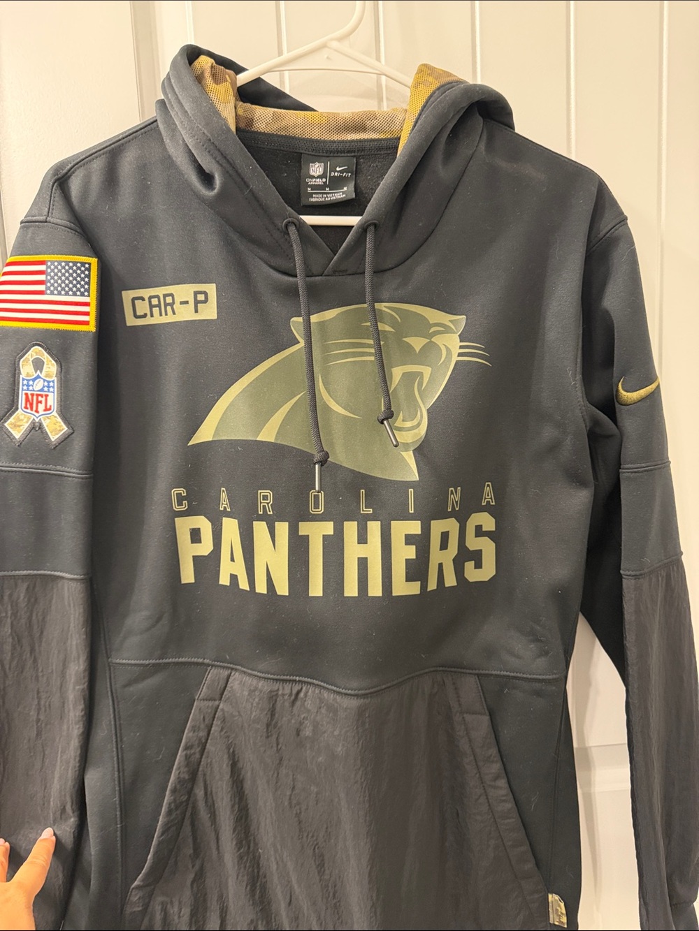 Nike women’s M NFL panthers sweater